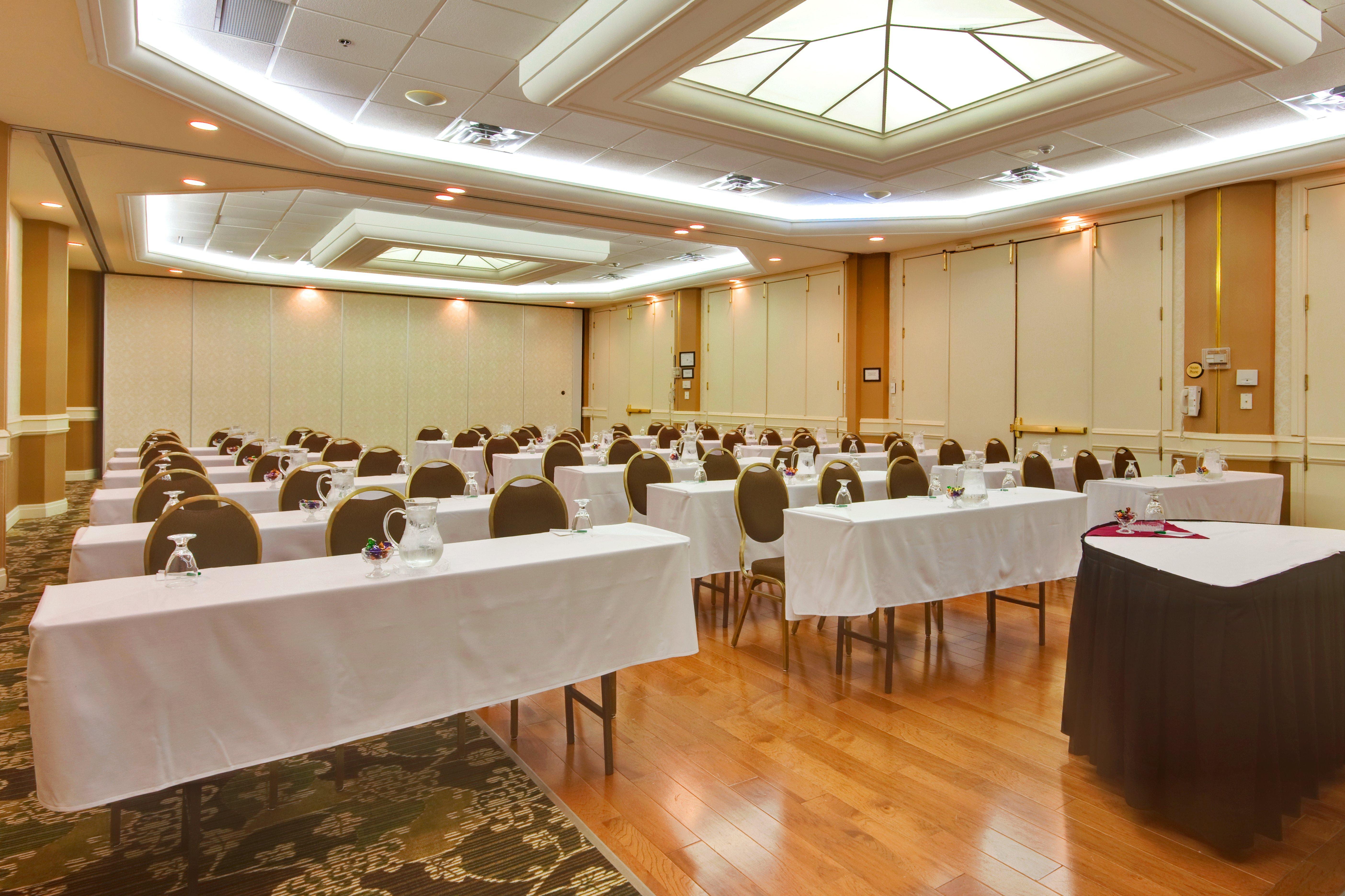 Holiday Inn & Suites Oakville At Bronte By Ihg Екстер'єр фото