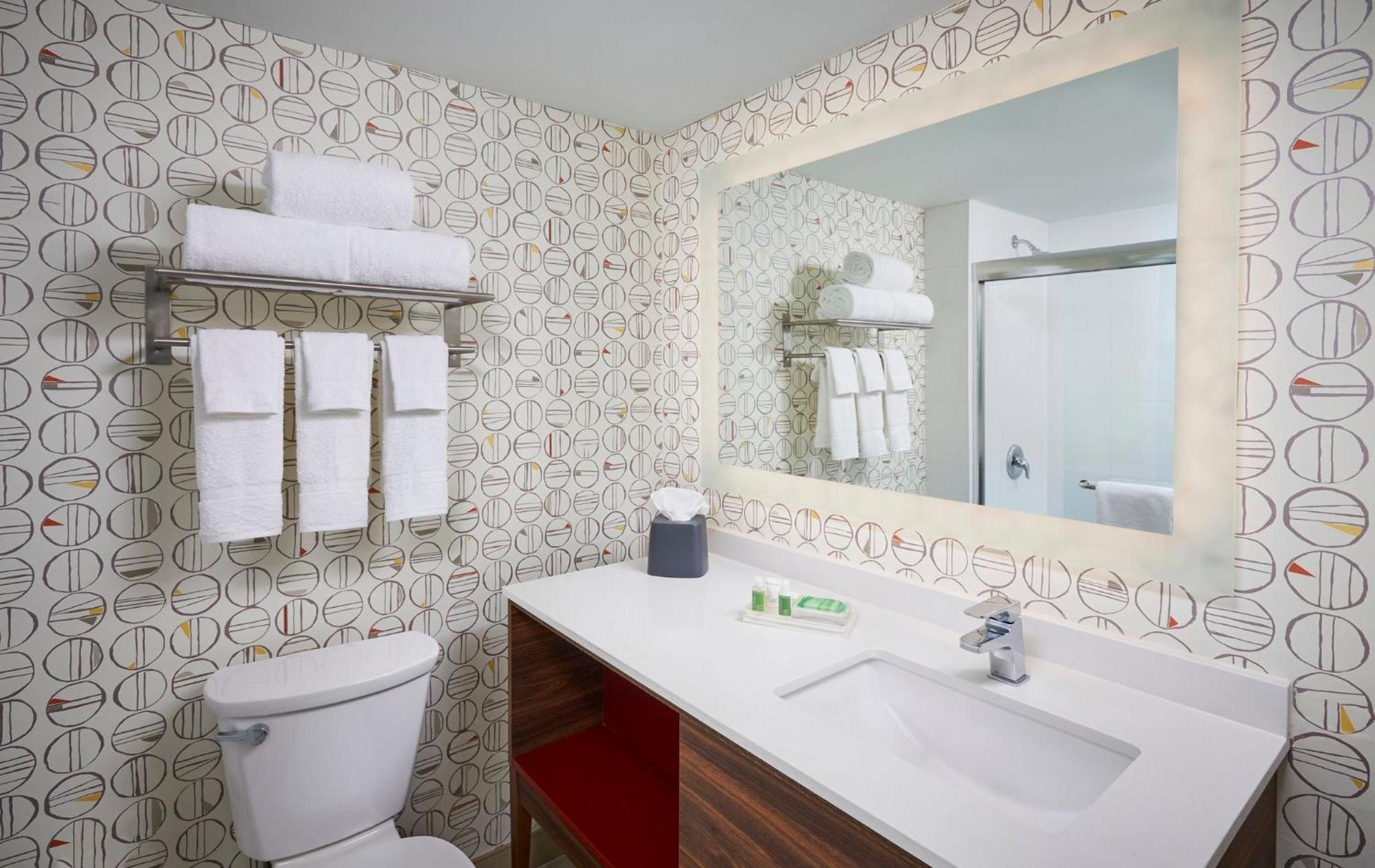 Holiday Inn & Suites Oakville At Bronte By Ihg Екстер'єр фото